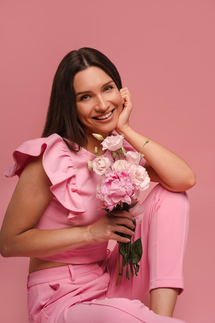 <em>Monica</em>